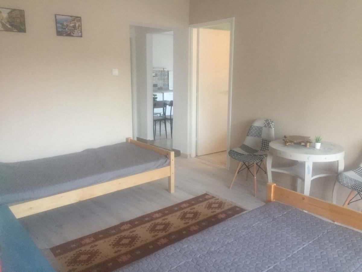 Lelle-kert Apartman 02 Balatonlelle Eksteriør bilde